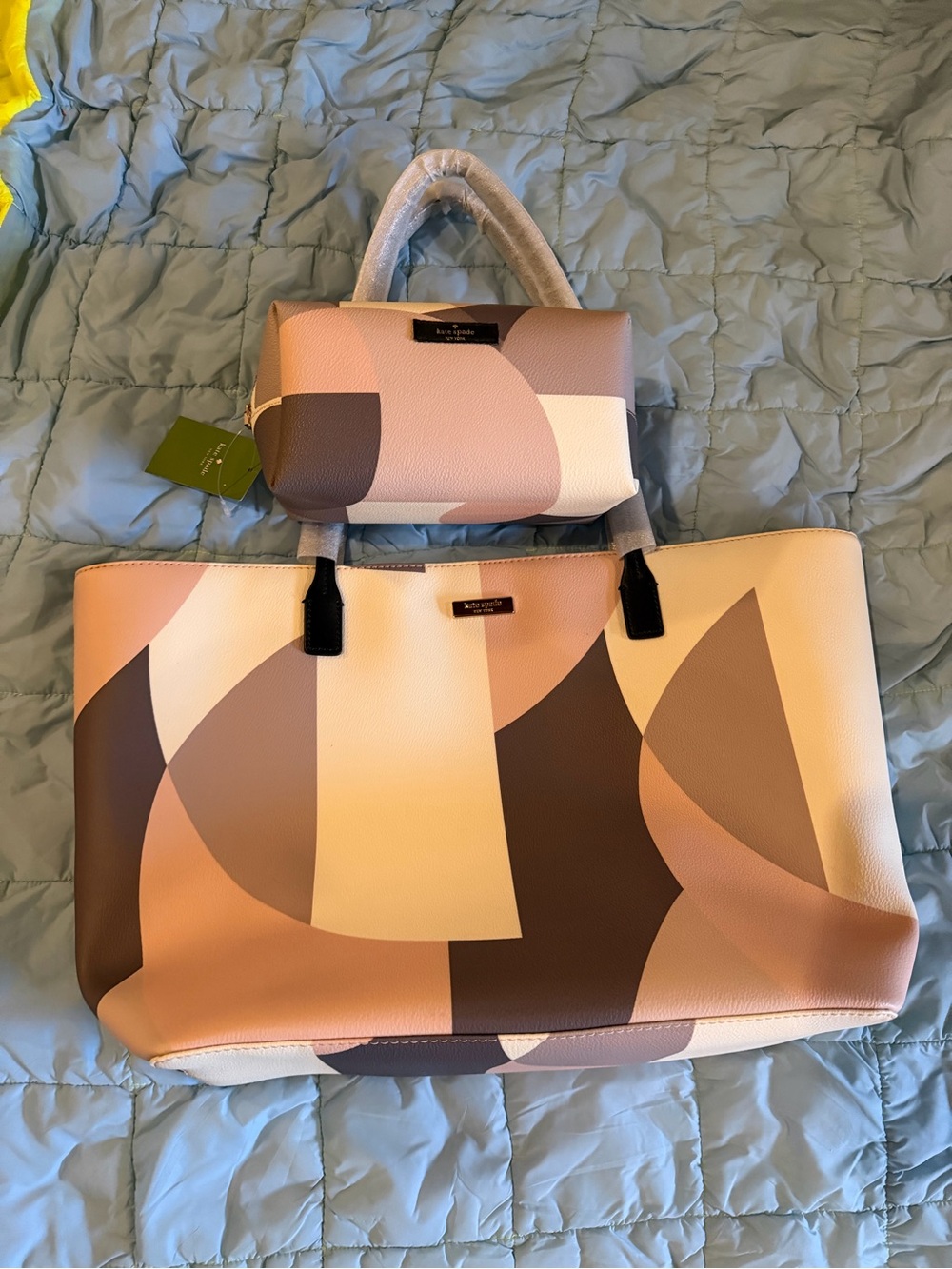 NWT Kate spade 2 PIECE SET Pink, Cream & Gray Geometric Tote with Matching Pouch